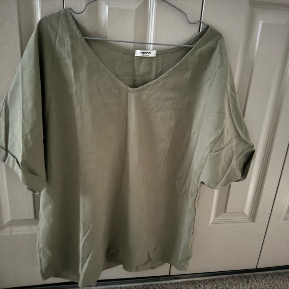 Matching linen set - Picture 3 of 4